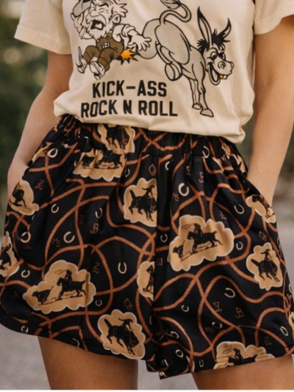 2 Fly Buckaroo Shorts NWT Medium Western Rodeo Cowgirl Flowy Elastic Waist Boho